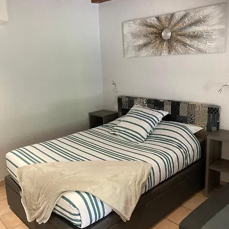Le Petit Monas Appartement *